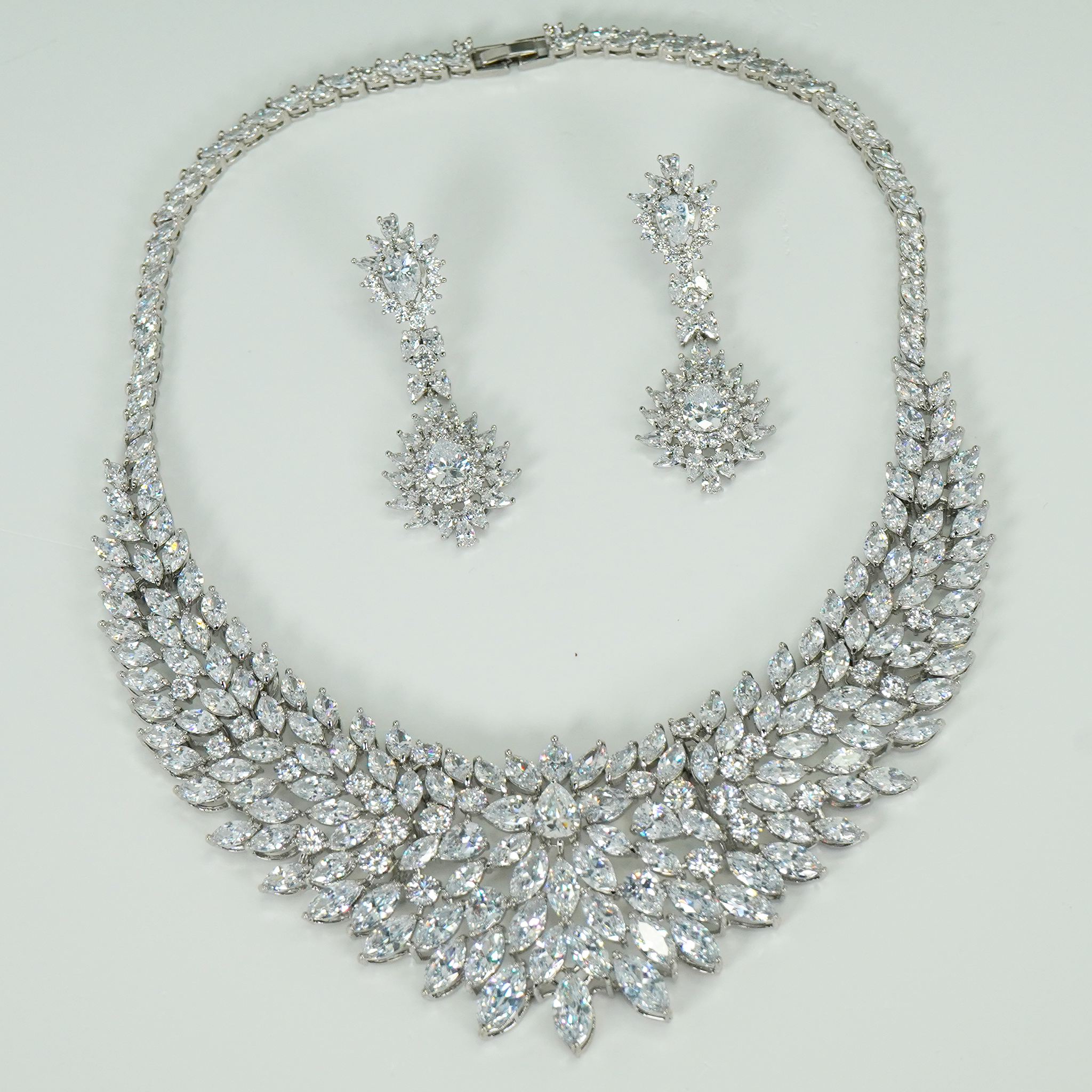 Laila Diamond Necklace Set